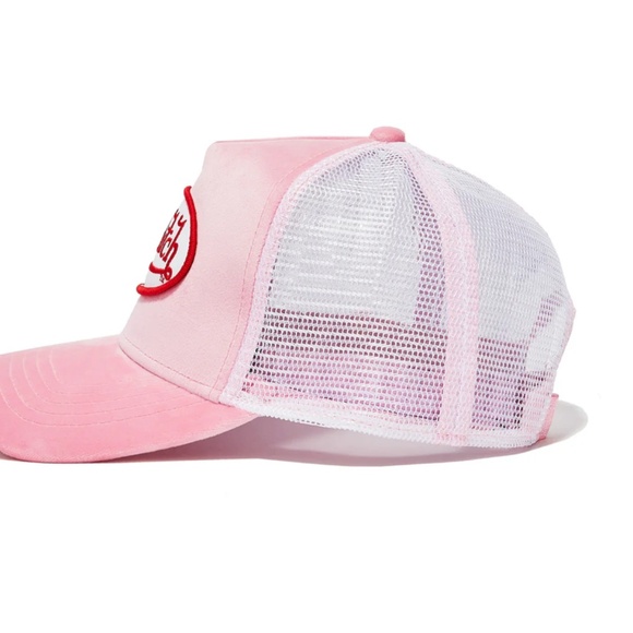 NWT Von Dutch Pink & White Velvet Snapback Trucker Hat Baseball Cap - Picture 2 of 11